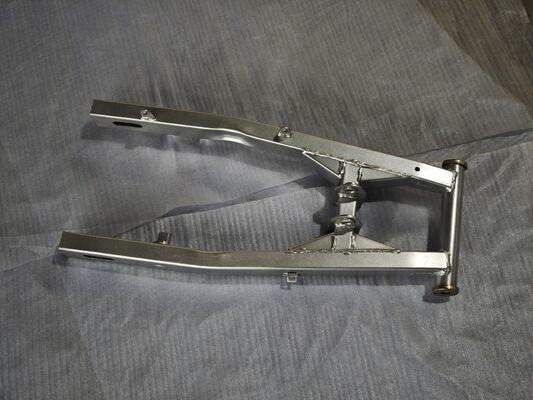 Off Road Motorcycle Replacement Parts Dirt Bike Swingarm For Rear Wheel Support