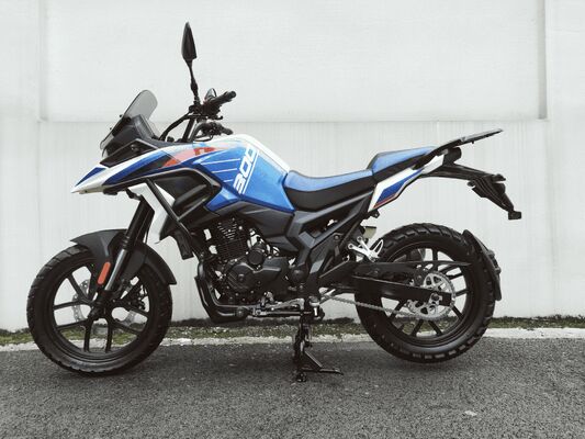 300cc Off-road Motorcycle Delivering 22kW Power And 28N·m Torque For Speed And Climbing Performance