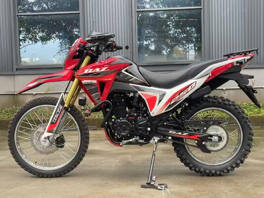 Powerful 250cc Enduro Motorcycle Inverted Front Fork Off Road Riding Performance