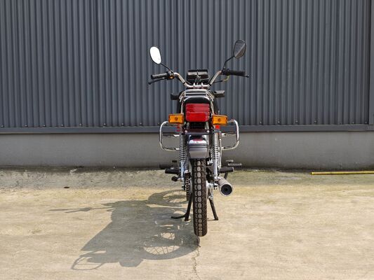 Custom Smooth Riding CUB Motorcycle 80km/H With Square Lights And Meters