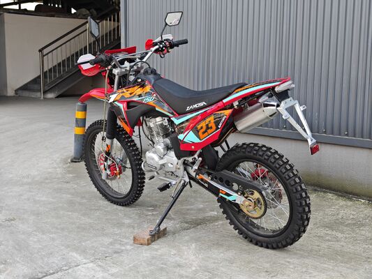 250CC Single Cylinder Off Road Dirt Bike With Straight Front Absorber High Function Cradle
