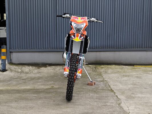 300cc Two Stroke Enduro Motorcycle With Water Cooled Engine Lightweight Aluminum Parts