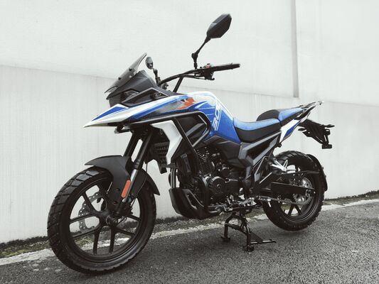 300cc Off-road Motorcycle Delivering 22kW Power And 28N·m Torque For Speed And Climbing Performance