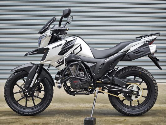 Heavy Duty 250cc 4 Stroke Air-Cooled Street Motorcycle Daily Use Touring Mixed Road Conditions