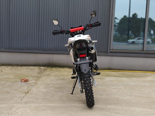 250cc Engine Off Road Motorcycle Four Stroke With Led Handlebar Guard 98km/H