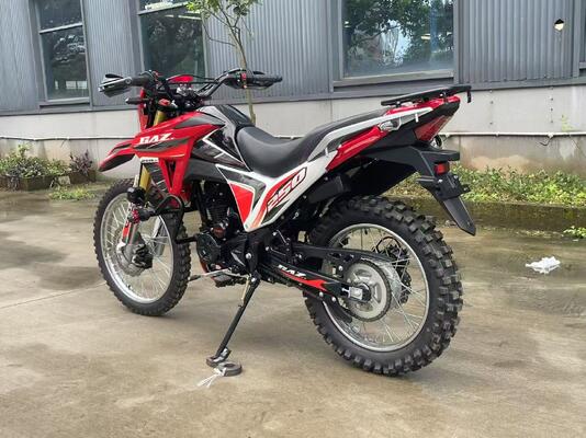 Powerful 250cc Enduro Motorcycle Inverted Front Fork Off Road Riding Performance