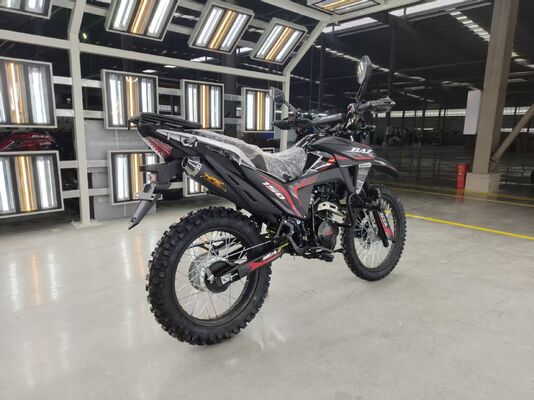 Durable 150cc Off Road Motorcycle Chain Drive With 12L Large Fuel Tank Motorcycles Customized Dirt Bike Factory
